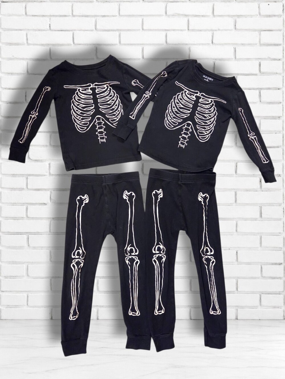 Old Navy Size 4 T Skeleton Glow In The Dark Long Sleeve 2 Piece Pajamas x 2